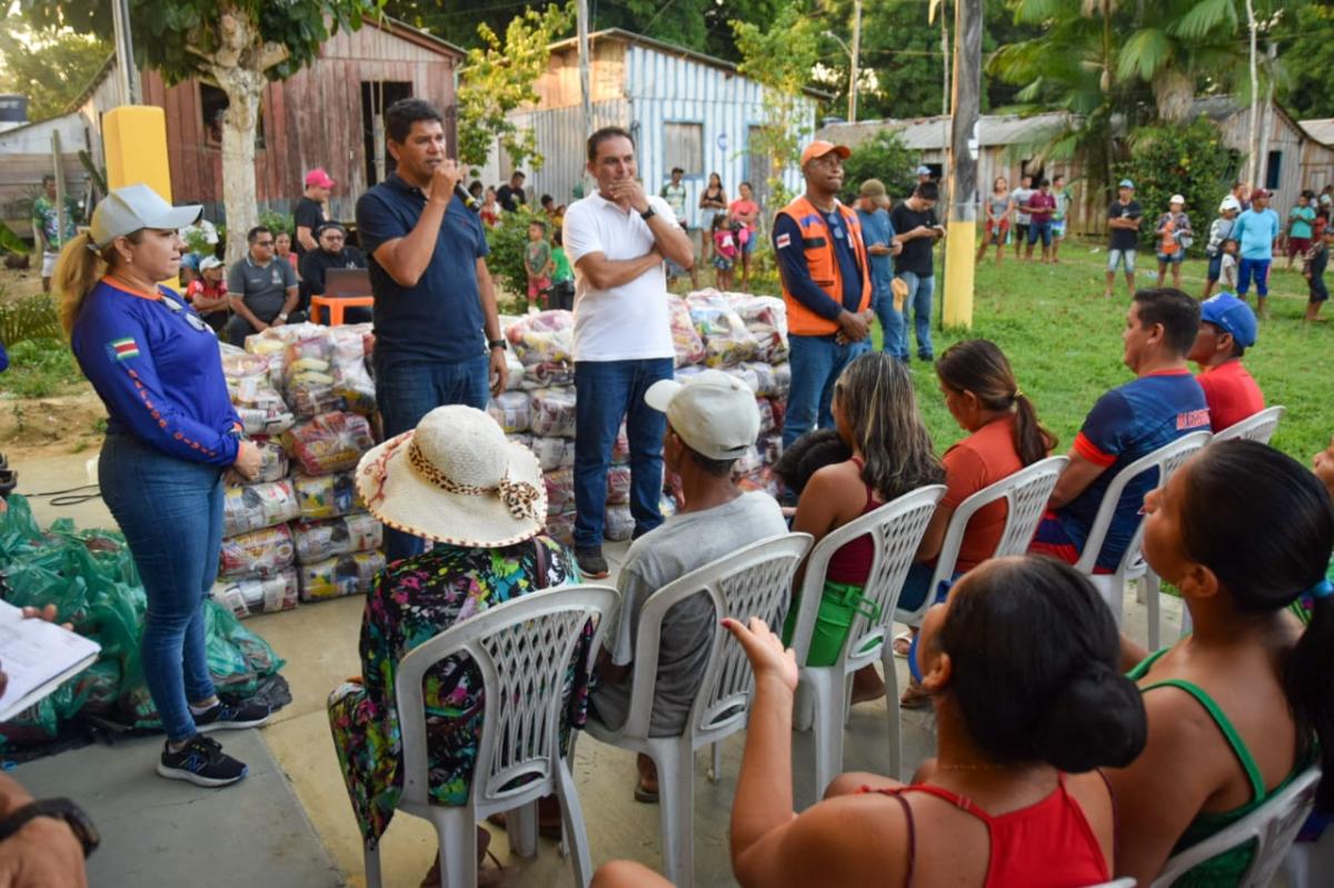 Bi Garcia entrega cestas básicas, unidades sanitárias domiciliares e sistema Água no Jirau no São Tomé e Tracajá 
