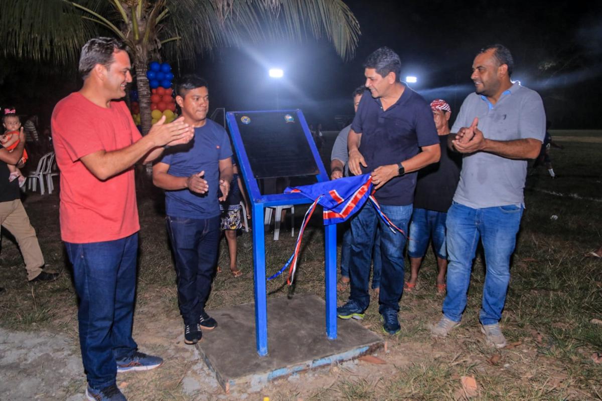 Prefeito Bi Garcia inaugura sistema de abastecimento Água no Jirau e campo de futebol iluminado na Boa Esperança do Zé Açu 