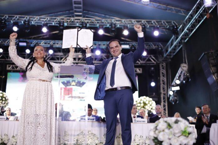 “O momento agora é de olhar para o futuro”, declara Mateus Assayag empossado prefeito de Parintins