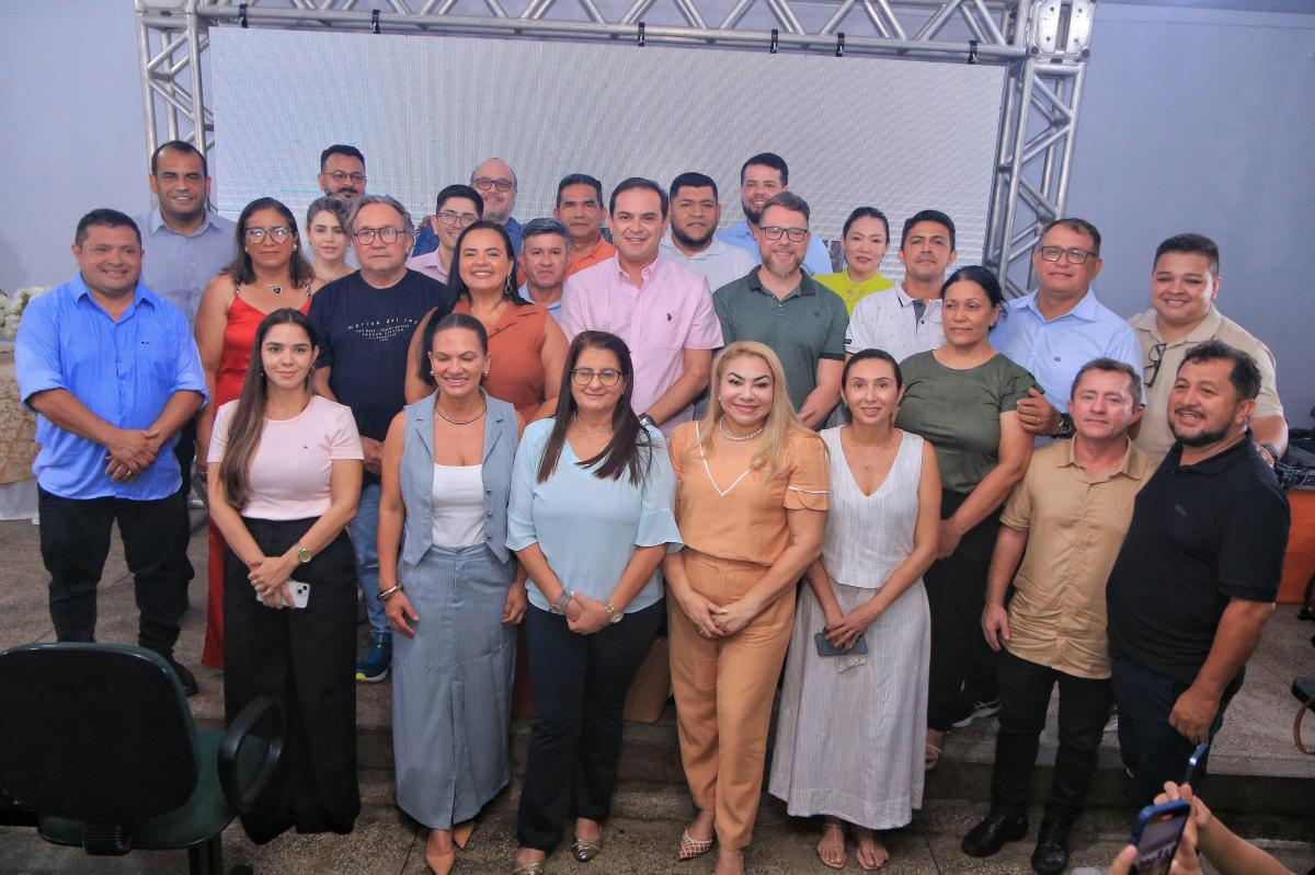 Prefeito Mateus Assayag e vice-prefeita Vanessa Gonçalves anunciam novo secretariado de Parintins