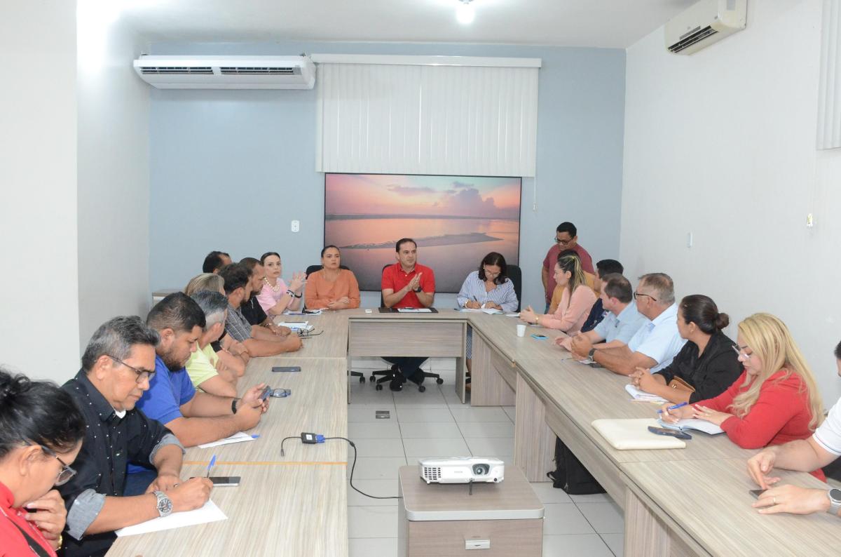 Controladoria e Finanças discutem orçamento da Prefeitura de Parintins para 2025