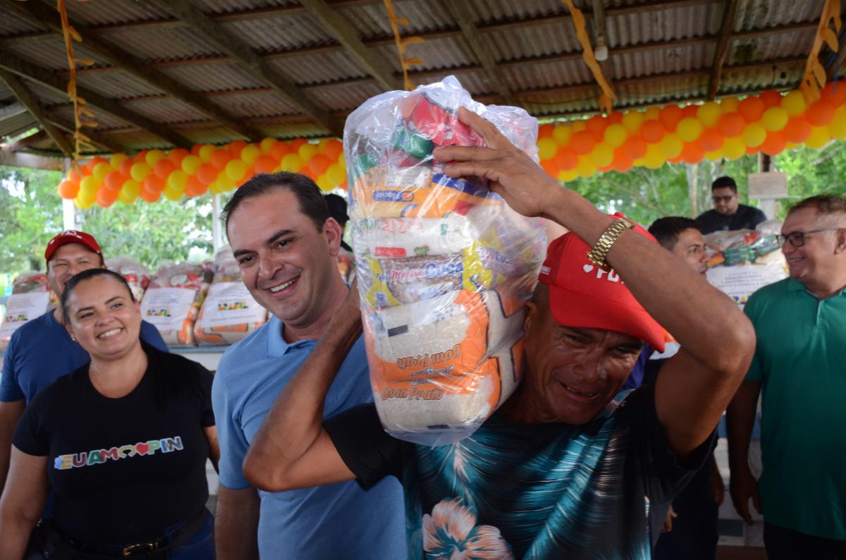Mais de 300 famílias da zona rural recebem cestas básicas da Operação Estiagem