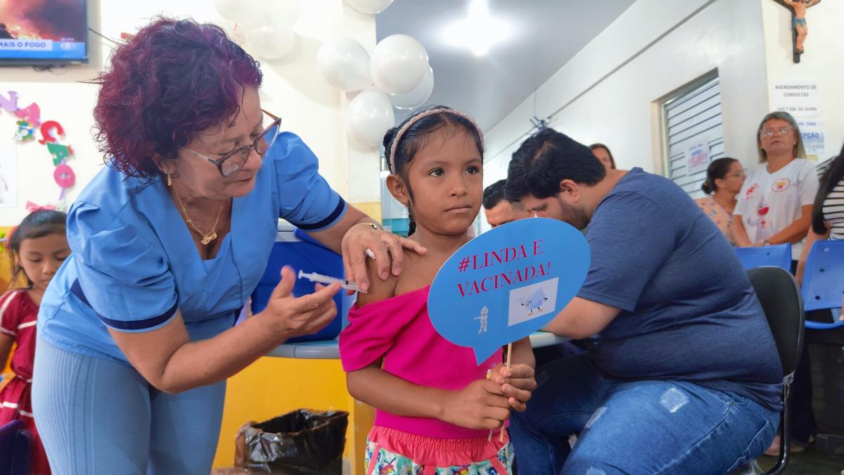 Parintins abre oficialmente campanha de multivacinação na volta às aulas