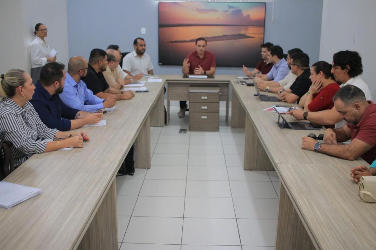 Prefeitura de Parintins e Governo do Estado discutem cooperação técnica para execução do Prosai