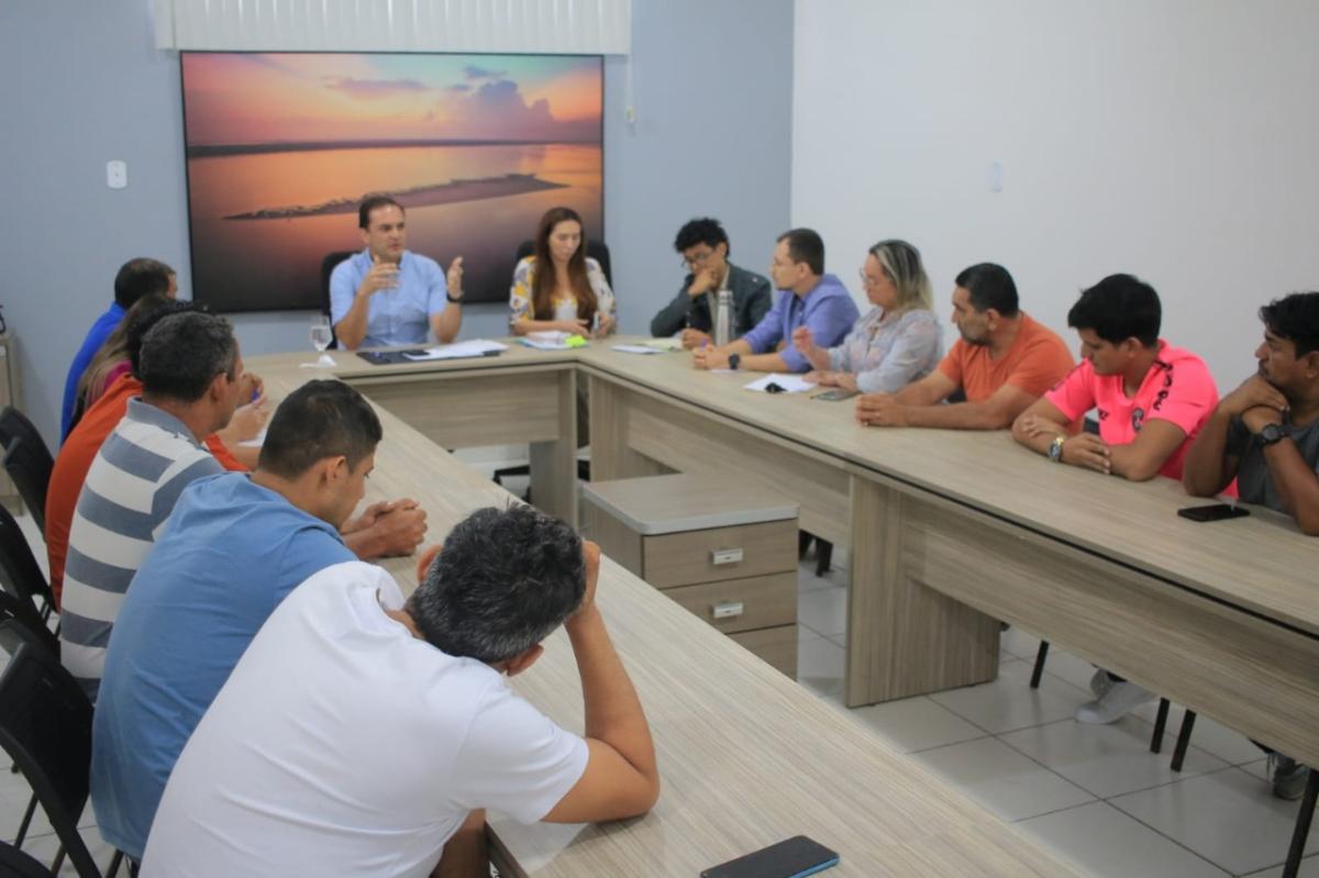 Prefeito Mateus Assayag e representantes de blocos definem formato para o Carnailha 2025