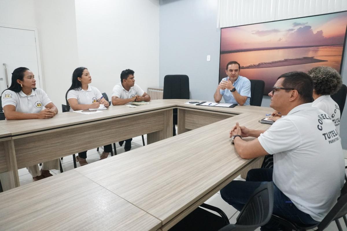 Prefeito Mateus Assayag alinha ações de trabalho com Conselho Tutelar de Parintins