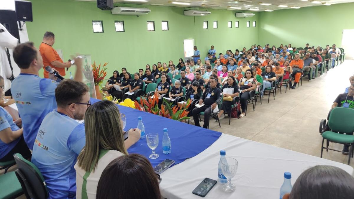 Prefeitura de Parintins debate estigmas e avanços no atendimento a dependentes químicos