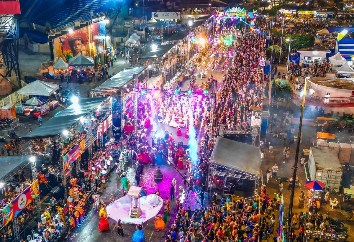 Circuito Carnailha abriu alas para blocos da Chave Especial na segunda-feira gorda em Parintins