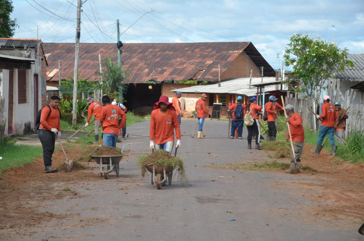 Prefeitura de Parintins Intensifica Mutirão de Limpeza na Vila Amazônia