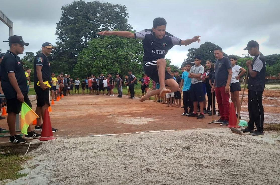 Secretaria de Esporte de Parintins visita zona rural em busca de talentos no Atletismo