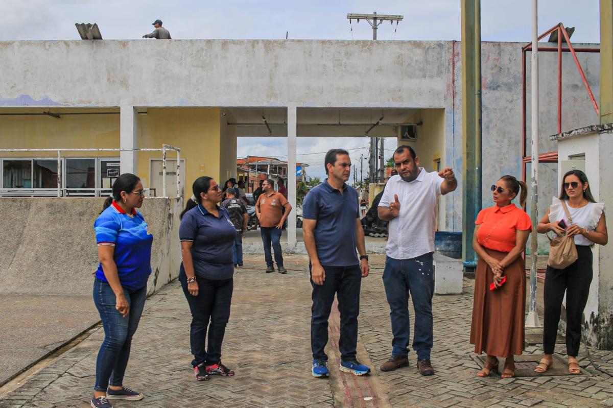 Prefeito Mateus Assayag acompanha obras da Estação Cidadania, no bairro União