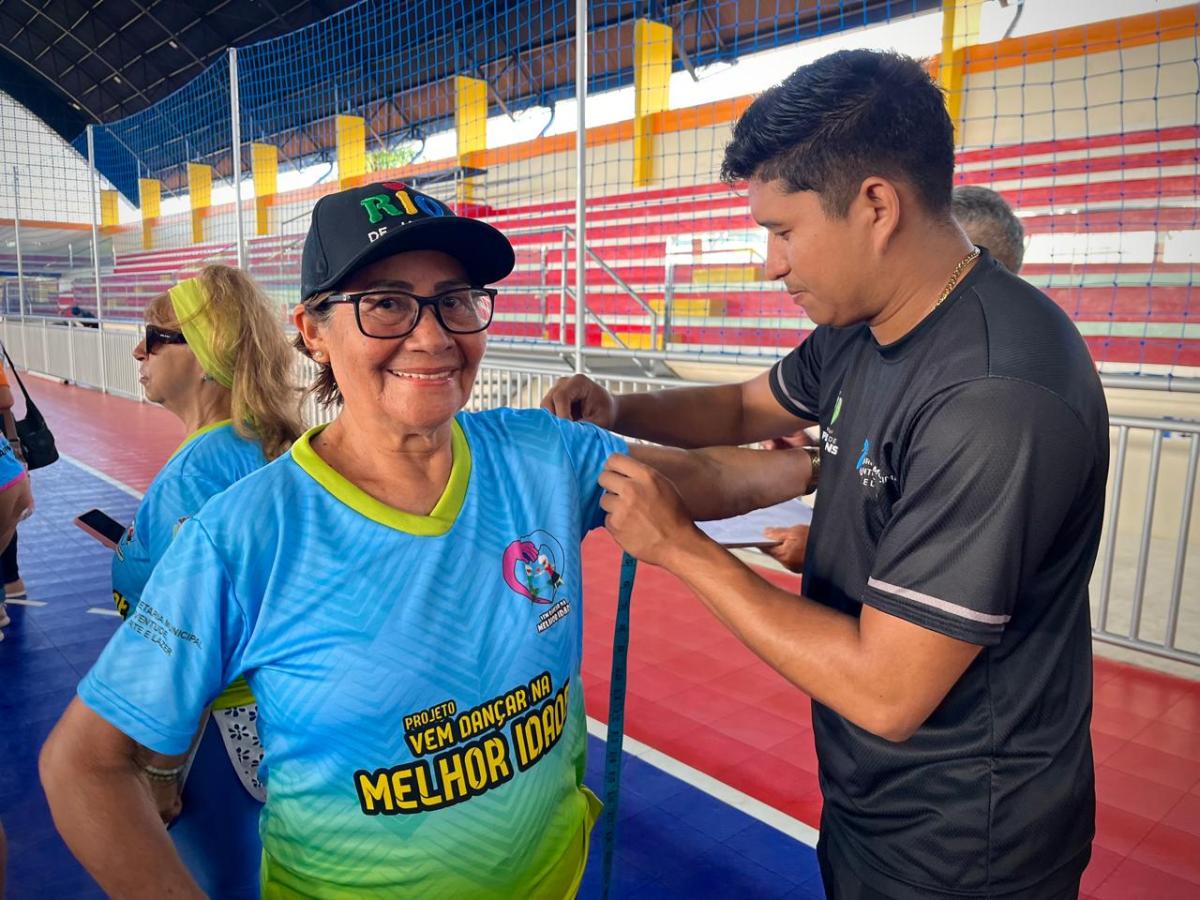Secretaria de Esporte de Parintins realiza avaliação física com idosos do projeto “Vem Dançar na Melhor Idade”