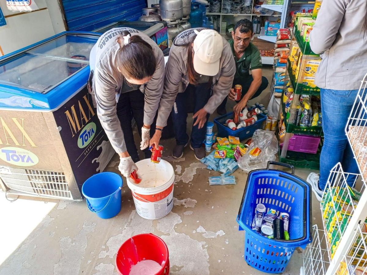 Vigilância em Saúde de Parintins combate comercialização de produtos impróprios ao consumo