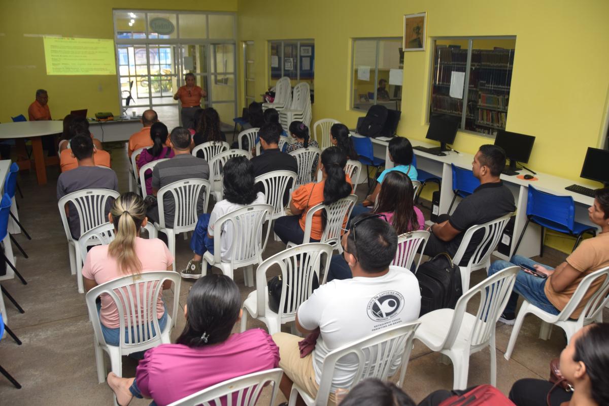 Secretaria de Educação promove primeiro encontro com professores do Programa Brasil Alfabetizado