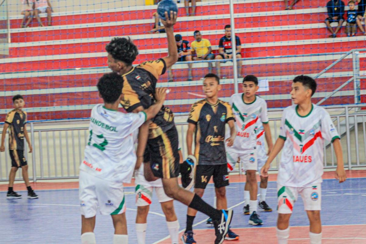 Handebol de Parintins conquista quatro ouros e é destaque nos JEAs - Pólo III