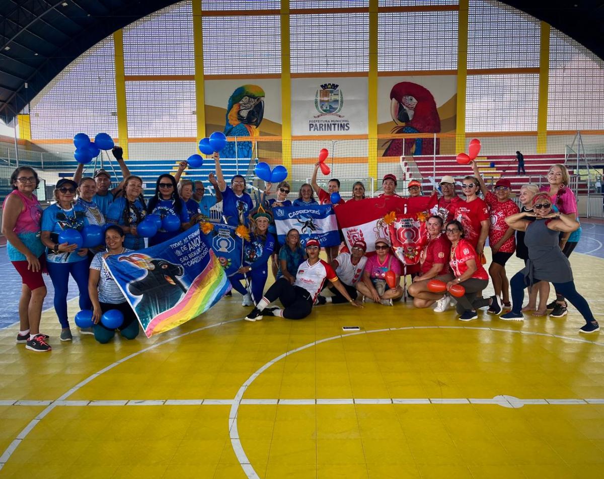 Idosos do programa Movimenta Parintins entram no clima do festival com atividade diferenciada