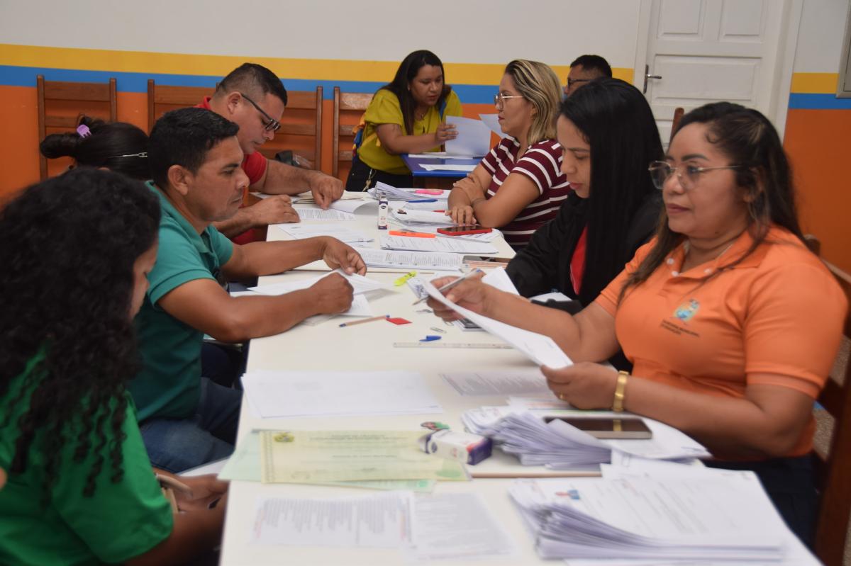 Prefeitura de Parintins realiza contratação de aprovados no Seletivo de Várzea