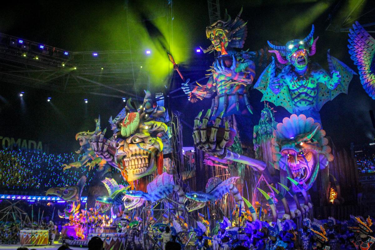 Caprichoso e Garantido brilham na primeira noite do 58° Festival de Parintins