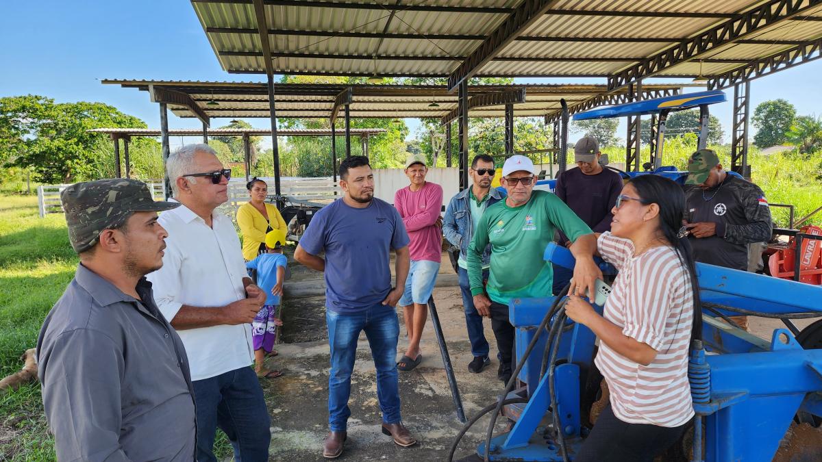 Prefeitura de Parintins apoia cultivo de melancia na Fazenda Municipal Luiz Medeiros