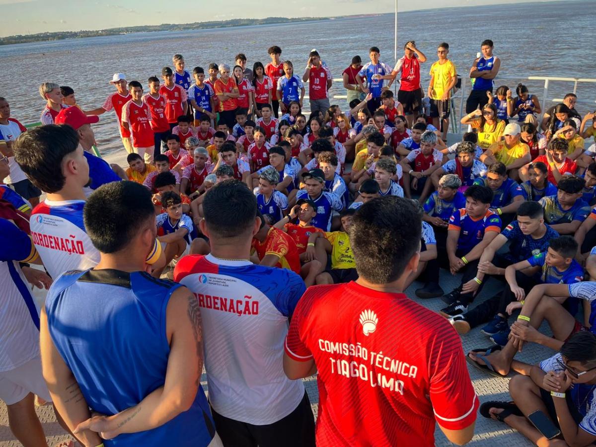 Com apoio da Prefeitura, delegação de Parintins está em Manaus para disputa dos JEAs 2025