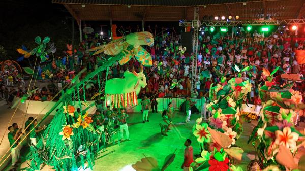 Espalha Emoção e Touro Branco exaltam ancestralidade, resistência indígena e tradições na arena do Mocambódromo