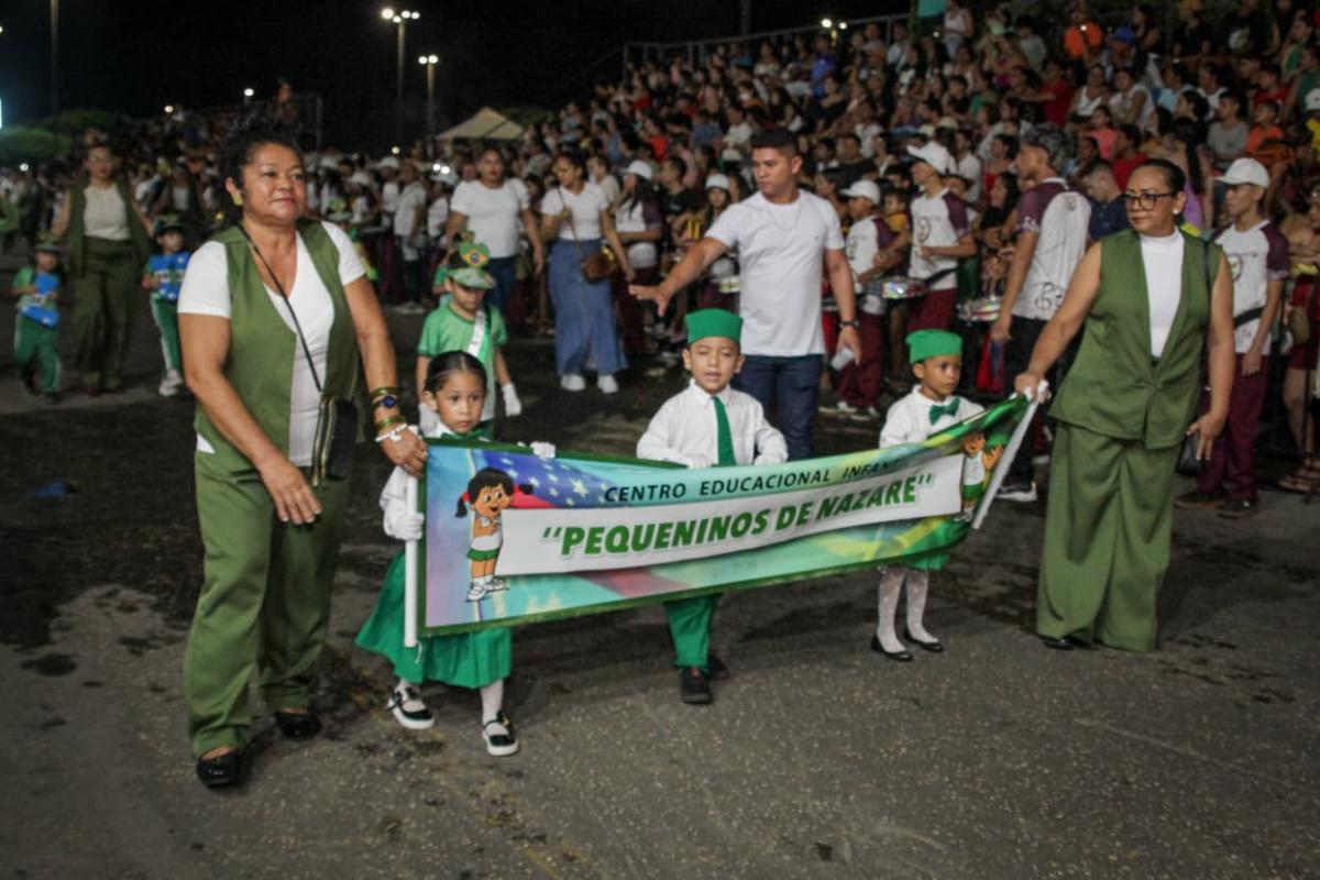 Desfile cívico movimenta escolas, famílias e economia local em Parintins