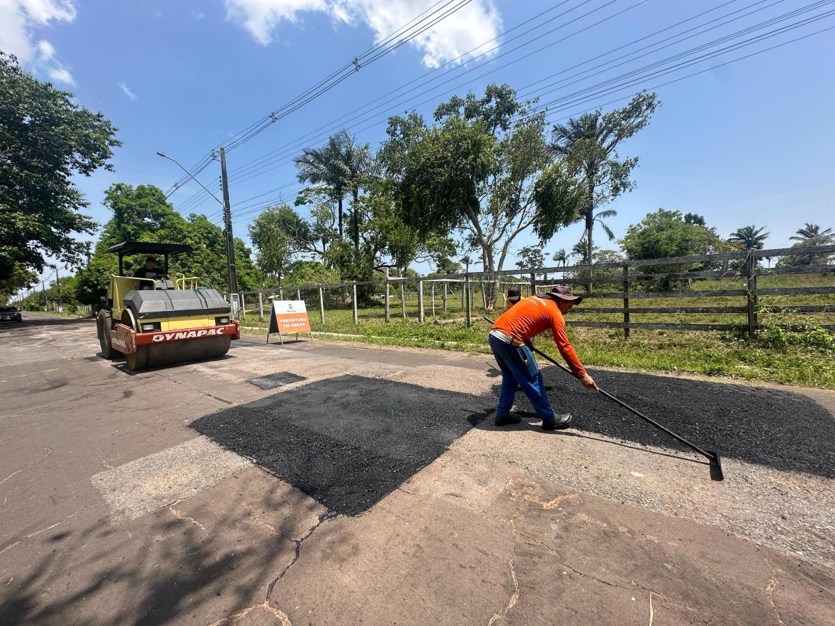 Prefeitura de Parintins realiza recuperação asfáltica da rodovia Odovaldo Novo