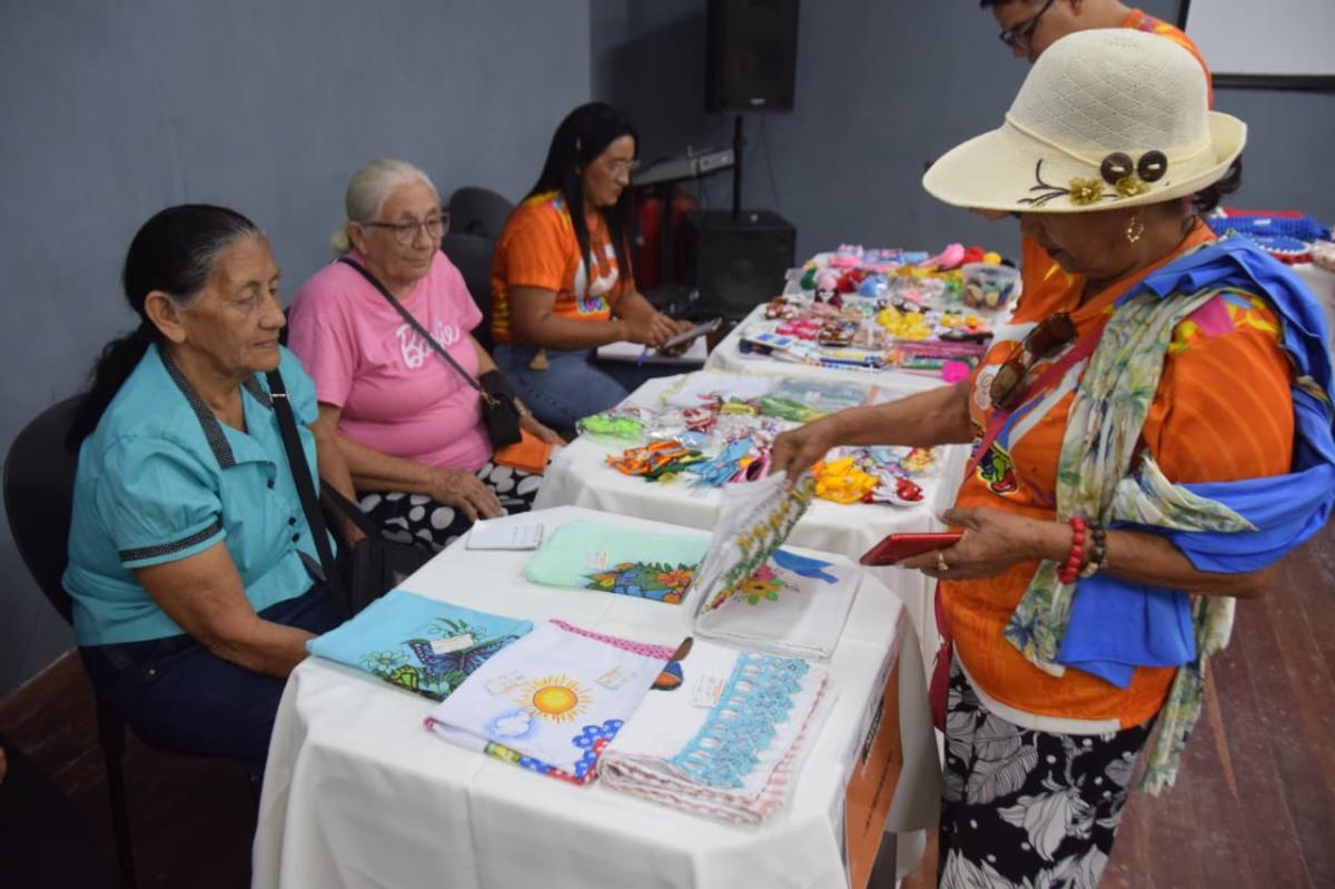 Feirão do Idoso Empreendedor de Parintins valoriza talentos e fortalece a economia local