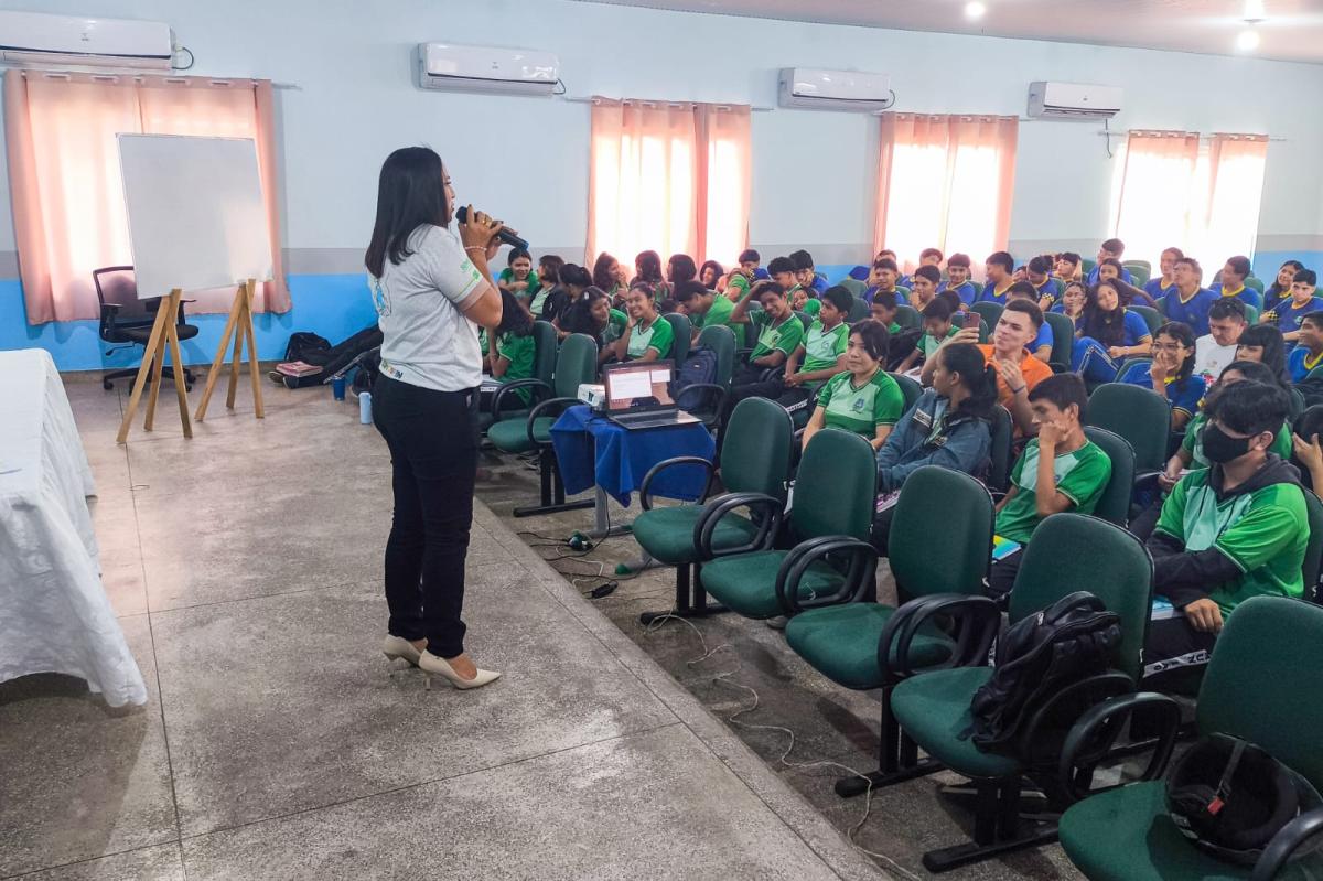 Prefeitura de Parintins promove aulas preparatórias com estudantes da rede municipal
