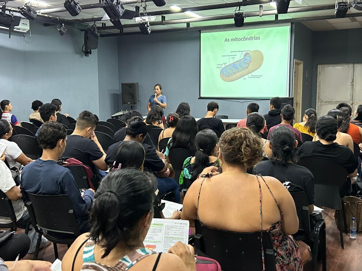 Futuro universitário: Alunos do Pré-vestibular Social da Prefeitura de Parintins encaram provas da UEA