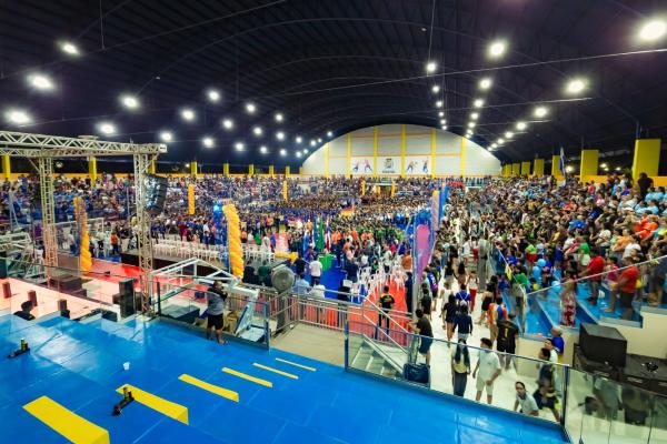 Parintins inicia 40° Jogos Escolares com solenidade histórica na Arena Rubem dos Santos