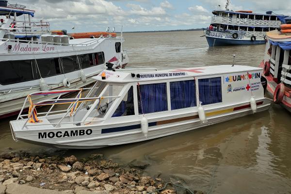 Prefeitura de Parintins entrega ambulancha totalmente reequipada para região do Mocambo