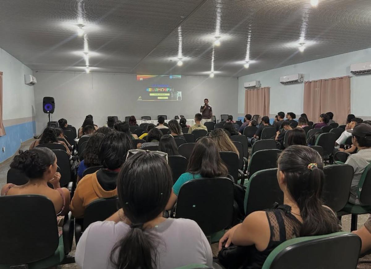 Inédito: Prefeitura de Parintins anuncia transporte gratuito para candidatos do ENEM