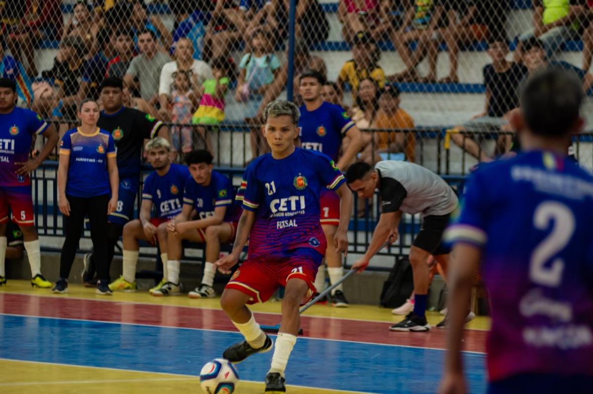 Jogos Escolares de Parintins movimentam espaços esportivos com disputas das modalidades coletivas