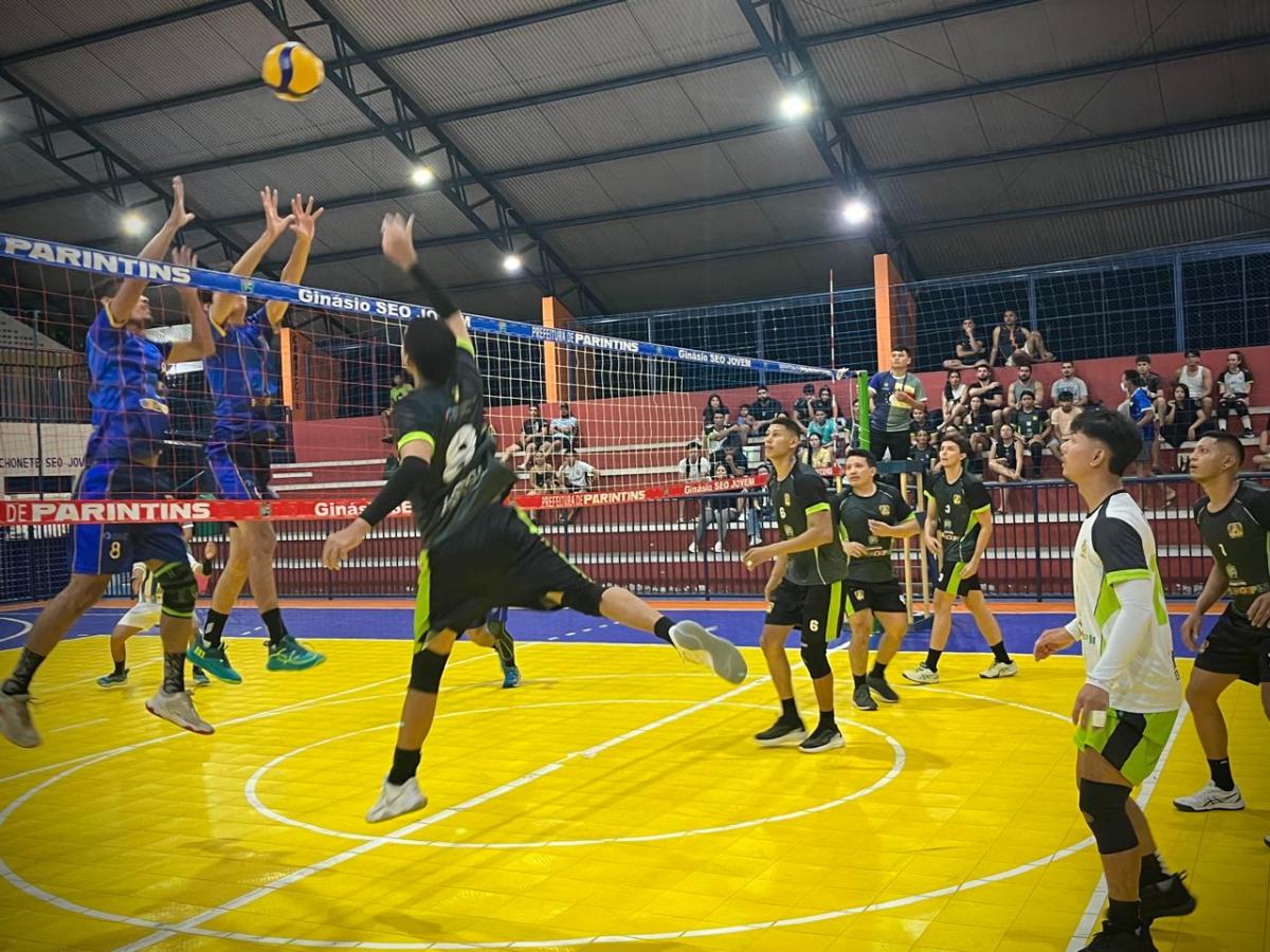 Jogos decisivos do Copão “Eu Amo Parintins” garantem duas equipes na final do voleibol”