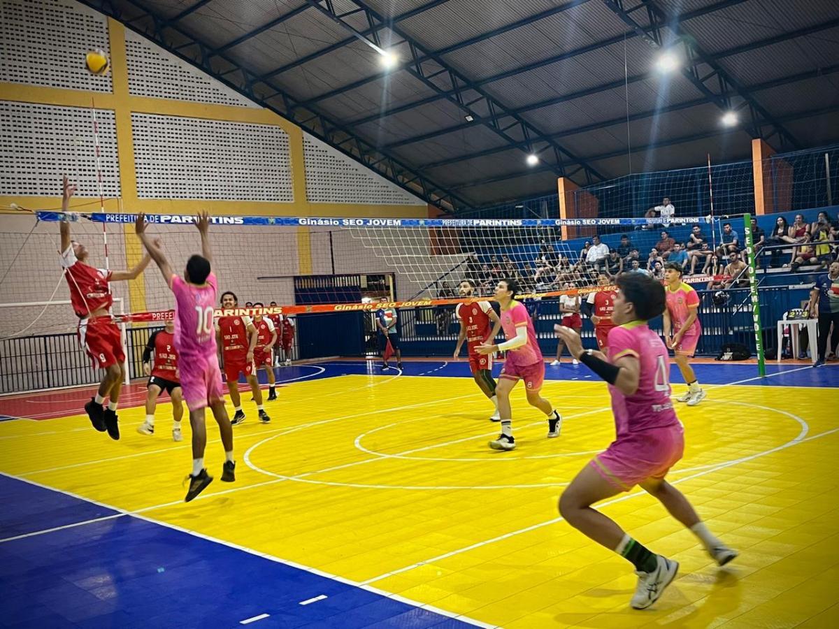 Equipes do Itaúna II vencem e estão na final do voleibol do 4° Copão “Eu Amo Parintins” de Bairros