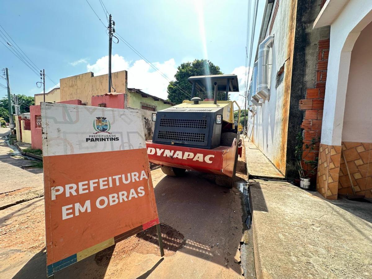 Recuperação asfáltica avança nas ruas e becos de Parintins