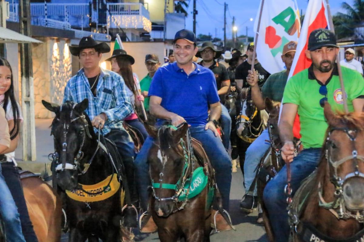 Com cavalgada tradicional, Prefeitura de Parintins abre oficialmente 38ª Expopin