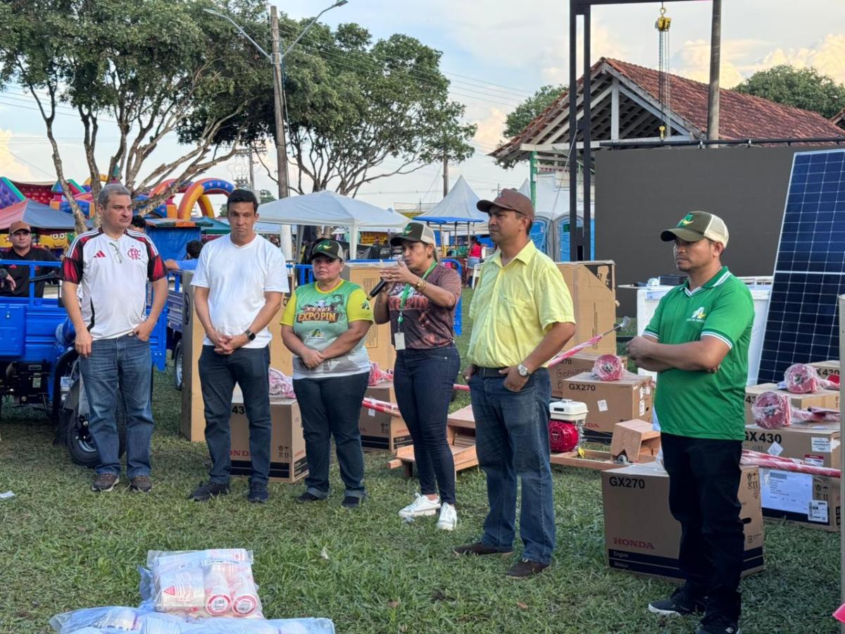 Entrega de R$ 5,1 milhões em financiamentos pelo Banco da Amazônia fortalece produtores rurais na Expopin 2025