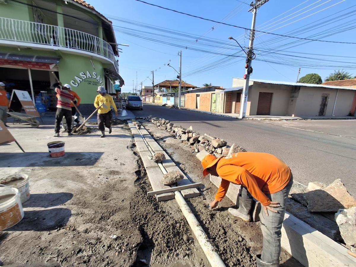 Prefeitura de Parintins amplia ações de recuperação viária em vários bairros da cidade