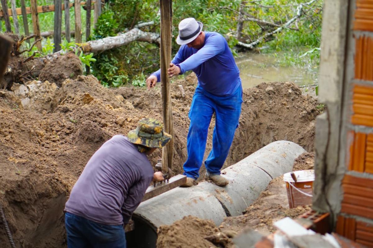 Prefeitura de Parintins instala Sistema de Drenagem no trecho da Rua Massaranduba com Rodovia Macurani