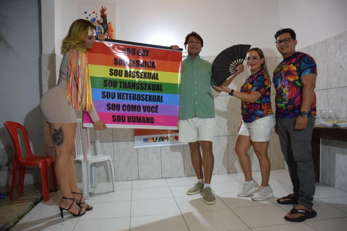 Entre confetes e alegria, o folião é o grande homenageado do Bloco Invasão na Folia