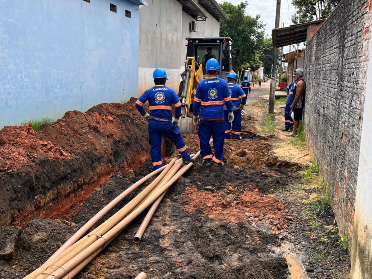 Prefeitura de Parintins executa substituição de rede de abastecimento de água no bairro São Francisco