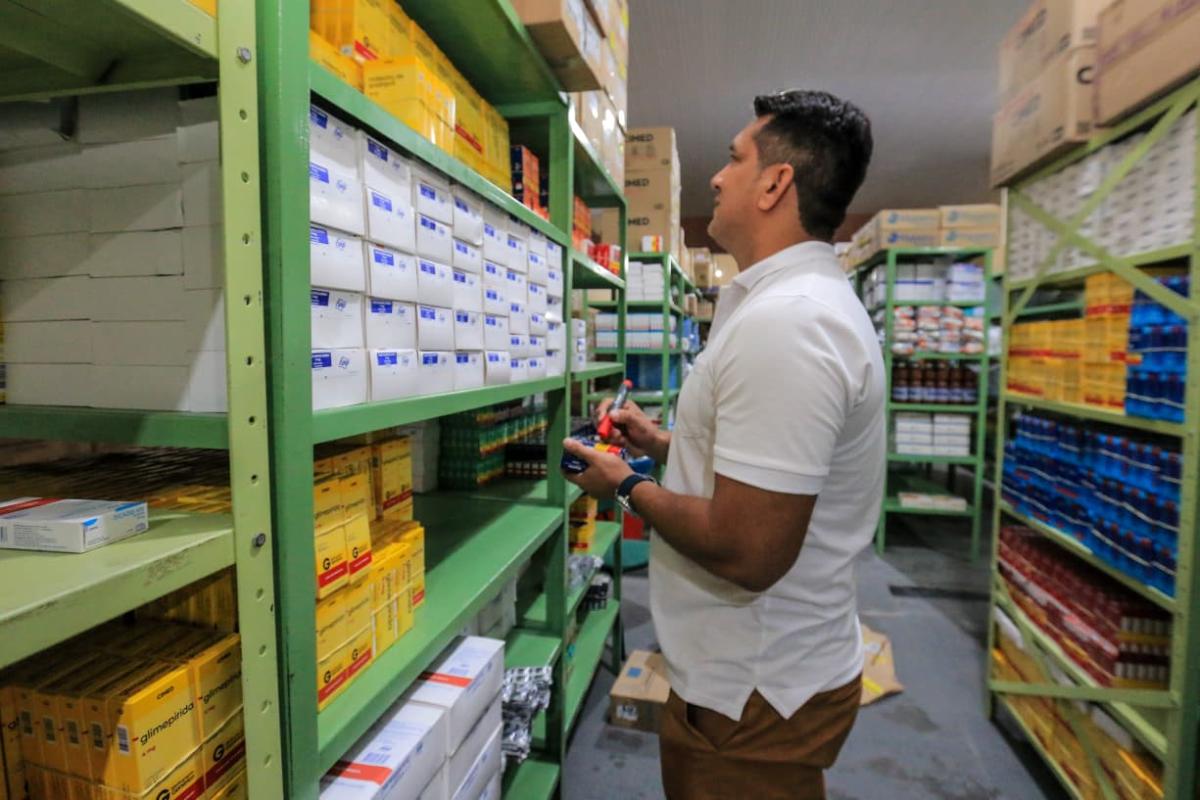Com investimento de R$ 10 milhões, Prefeitura de Parintins fortalece abastecimento de medicamentos com a CAF