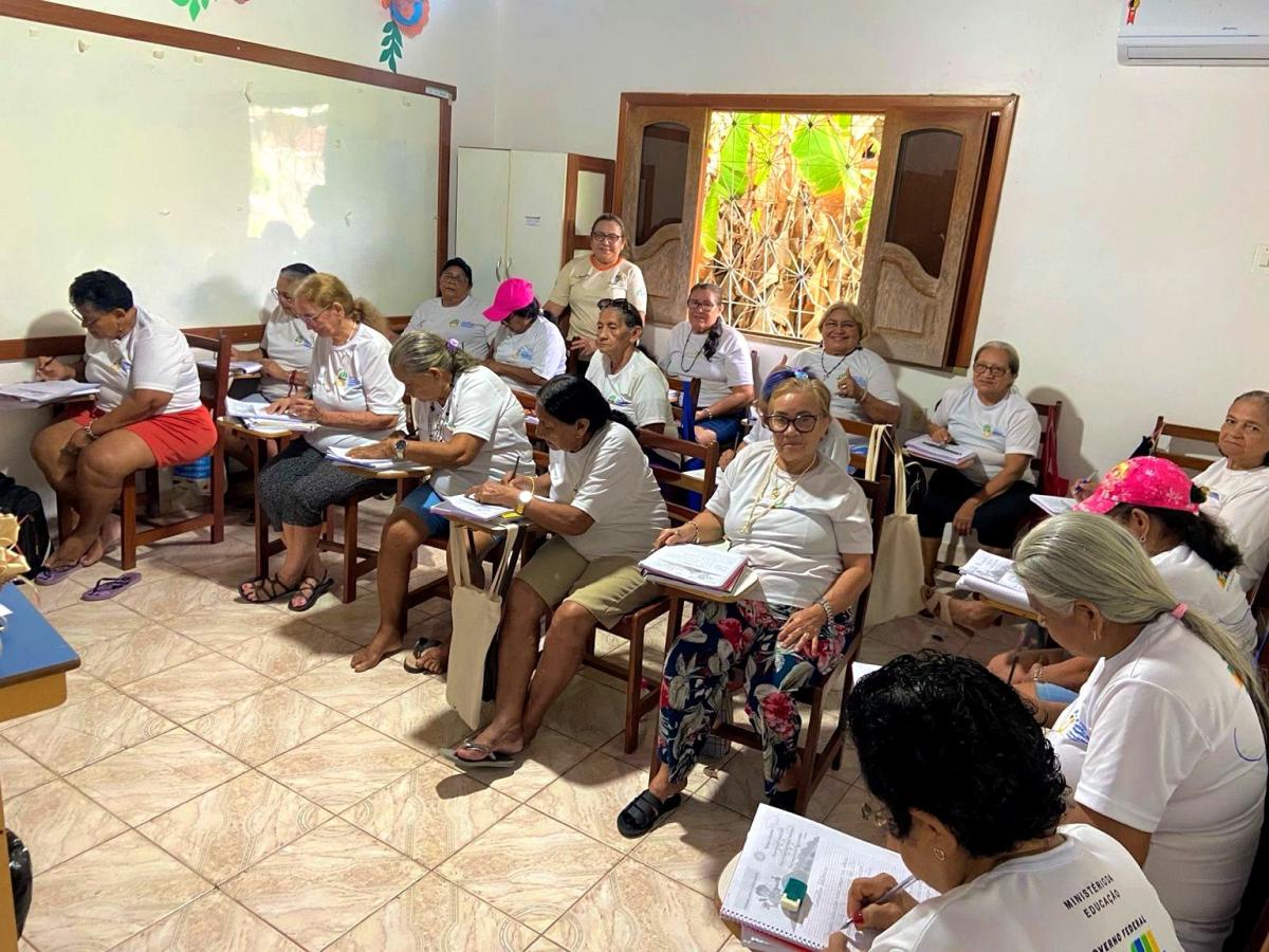 Parintins fortalece alfabetização de jovens, adultos e idosos e projeta erradicação do analfabetismo