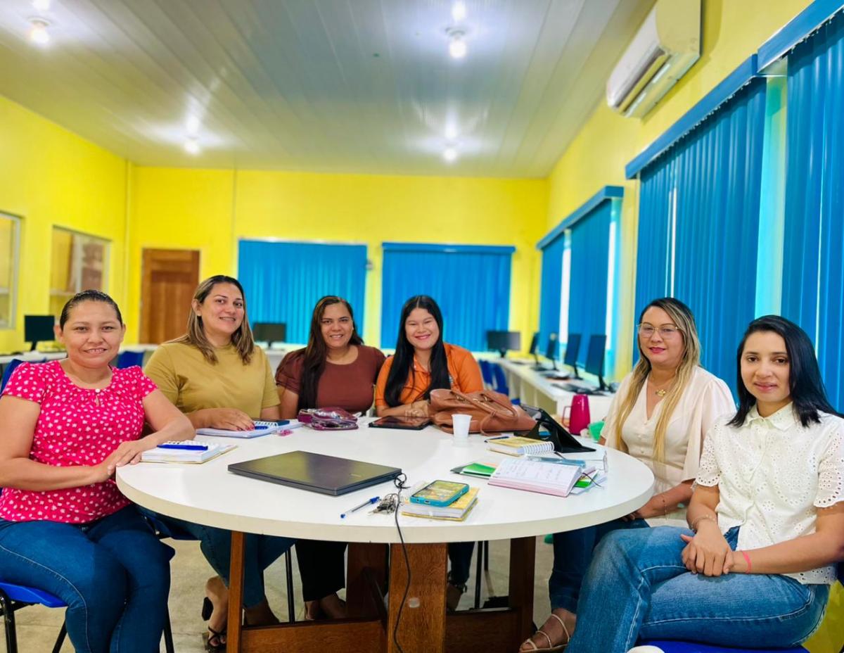 SEMED fortalece ações educacionais com planejamento e formação do Setor Psicossocial para 2026