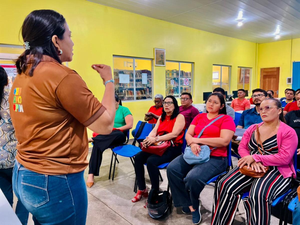 Programa Escolas das Adolescências reúne 56 escolas para planejamento das ações de 2026