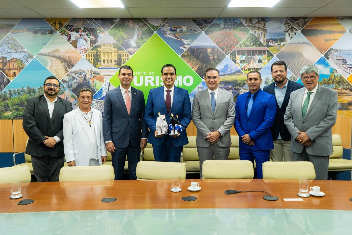 Em Brasília, prefeito Mateus Assayag reúne com ministro do turismo para discutir Festival de Parintins 2026