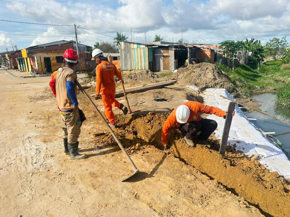 Serviços de infraestrutura chegam ao bairro da União em Parintins