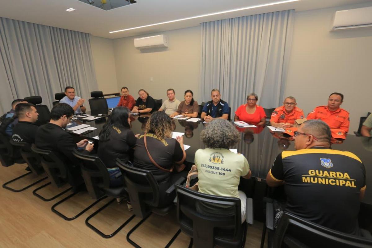 Prefeitura de Parintins define planejamento integrado de segurança para Carnailha e Carnaboi 2026